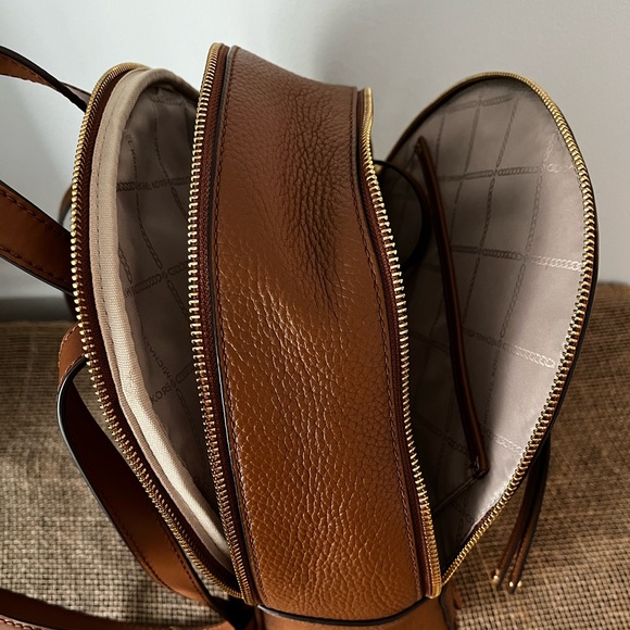 Michael Kors backpack - Picture 5 of 9